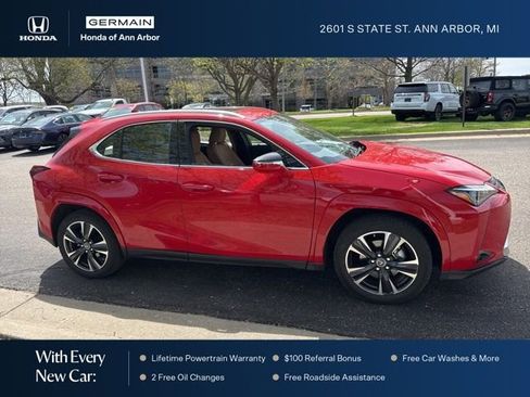 Used 2024 Lexus UX 250h AWD w/ Premium Package image 7