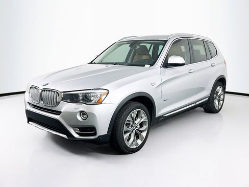 Used 2017 BMW X3 xDrive28i AWD/4WD image 3