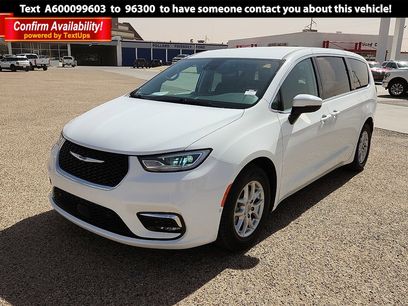 Used 2023 Chrysler Pacifica Touring-L