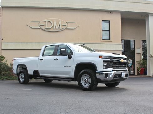 Used 2024 Chevrolet Silverado 2500 W/T w/ WT/CX Safety Package image 4