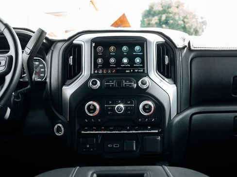 Used 2019 GMC Sierra 1500 SLT w/ SLT Premium Plus Package AWD/4WD image 24