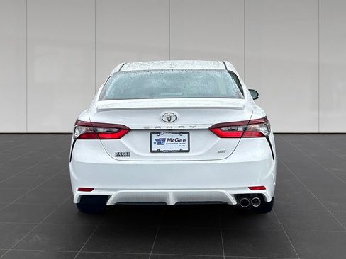 Used 2023 Toyota Camry SE FWD image 4
