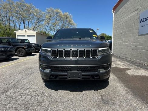 Used 2023 Jeep Wagoneer 4WD w/ Premium Group I image 8