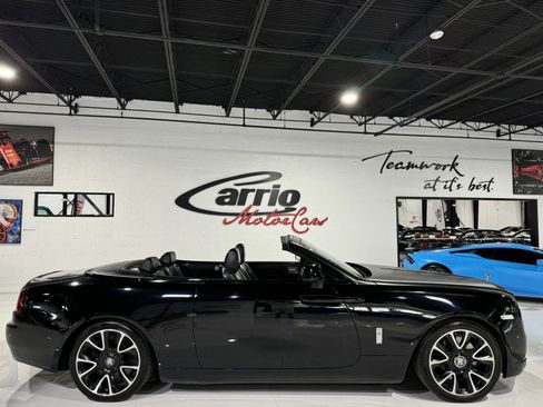 Used 2017 Rolls-Royce Dawn image 7
