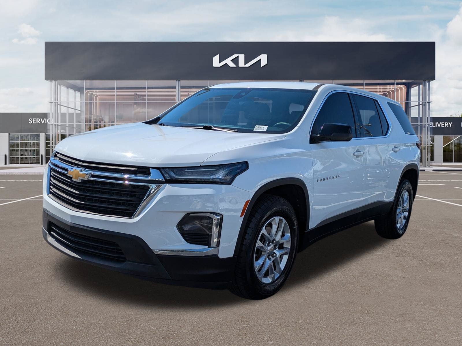Used 2023 Chevrolet Traverse LS FWD image 6