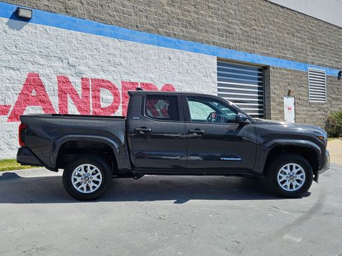 Used 2024 Toyota Tacoma SR5 image 8