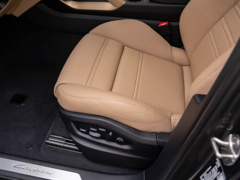 New 2026 Porsche Cayenne image 15