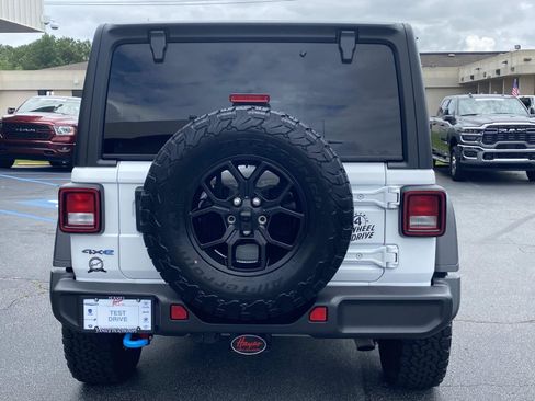 Used 2024 Jeep Wrangler Unlimited AWD/4WD image 4