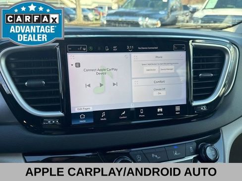 Used 2024 Chrysler Pacifica Touring-L FWD image 5
