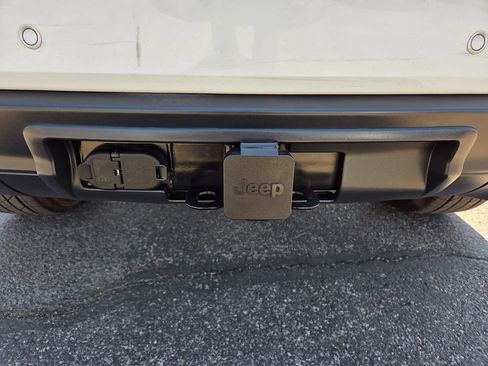 Used 2017 Jeep Grand Cherokee Limited w/ Trailer Tow Group IV AWD/4WD image 14