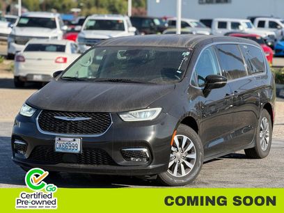 Certified 2024 Chrysler Pacifica Select