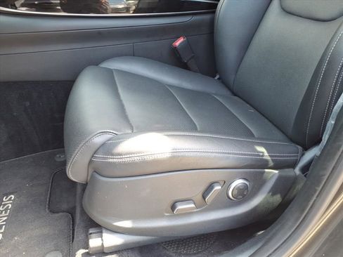 Used 2025 Genesis GV70 2.5T image 21