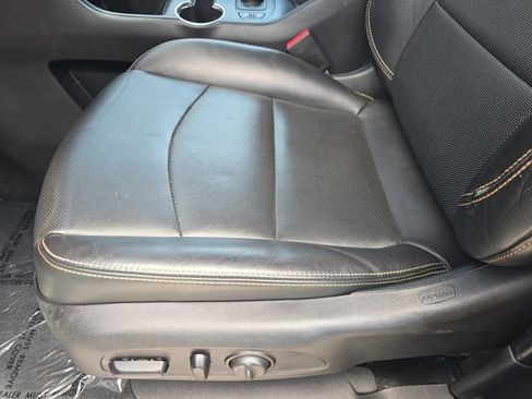 Used 2019 GMC Terrain SLT FWD image 14