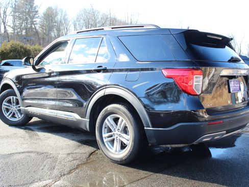 Used 2022 Ford Explorer XLT w/ Equipment Group 202A image 27