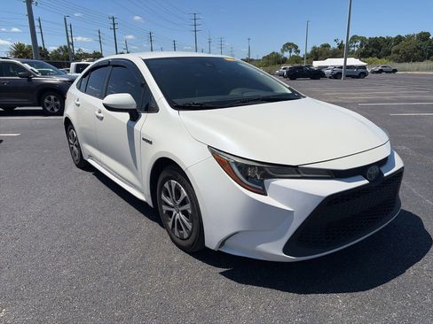 Used 2020 Toyota Corolla LE FWD image 1