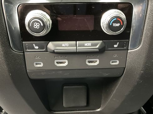Certified 2024 GMC Yukon XL Denali w/ Advanced Technology Package AWD/4WD image 15