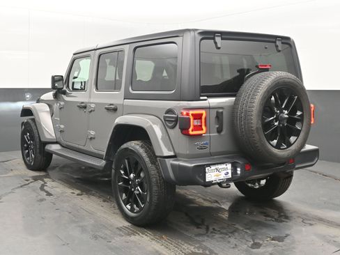 Used 2021 Jeep Wrangler Unlimited Sahara w/ Cold Weather Group image 6