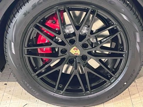 New 2026 Porsche Cayenne GTS image 15