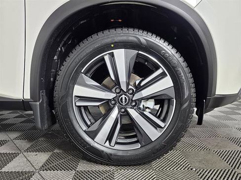 Used 2023 Nissan Rogue SL AWD/4WD image 12