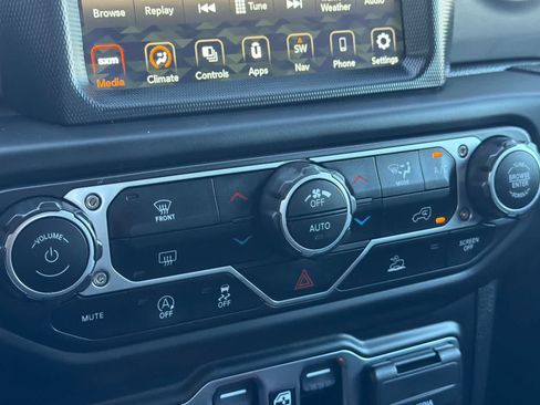 Used 2023 Jeep Gladiator Sport AWD/4WD image 20