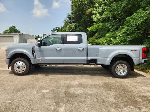 Used 2026 Ford F450 Platinum w/ Platinum Plus Package AWD/4WD image 4