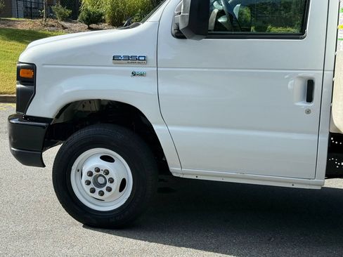 Used 2016 Ford E-350 and Econoline 350 Super Duty image 7