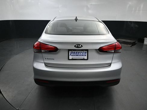 Used 2017 Kia Forte LX FWD image 8