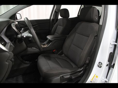 Used 2023 GMC Acadia SLE FWD image 5