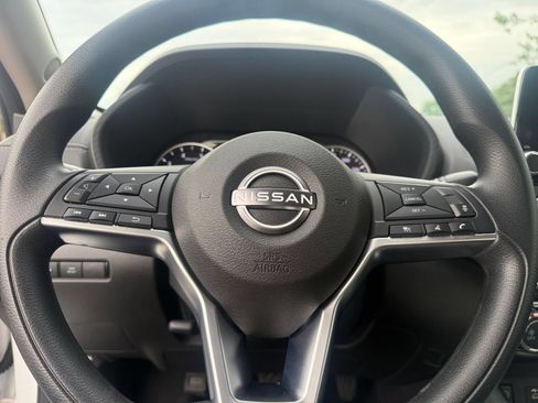 Used 2025 Nissan Sentra SV FWD image 27