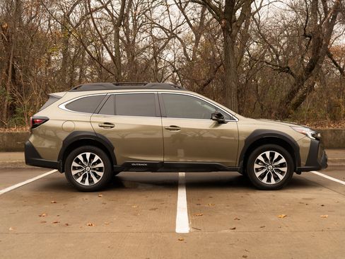 Used 2023 Subaru Outback Limited image 10