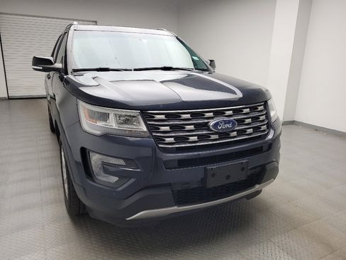 Used 2017 Ford Explorer XLT w/ Equipment Group 202A AWD/4WD image 14