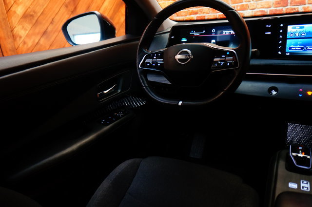 Certified 2023 Nissan Ariya FWD image 14