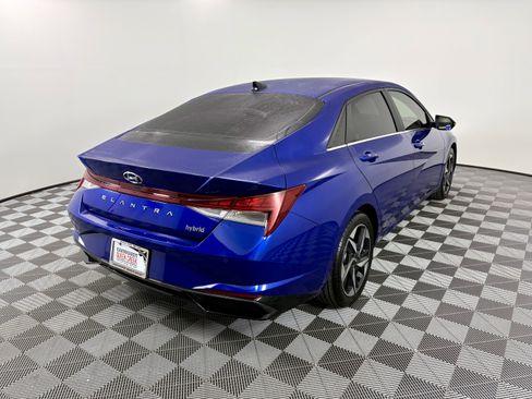 Used 2023 Hyundai Elantra Limited image 5