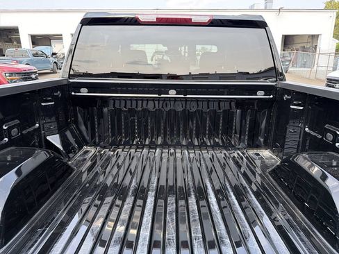 Used 2025 Chevrolet Silverado 1500 LT AWD/4WD image 31