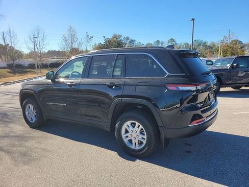 New 2025 Jeep Grand Cherokee Laredo w/ MOPAR Finishing Package RWD image 9