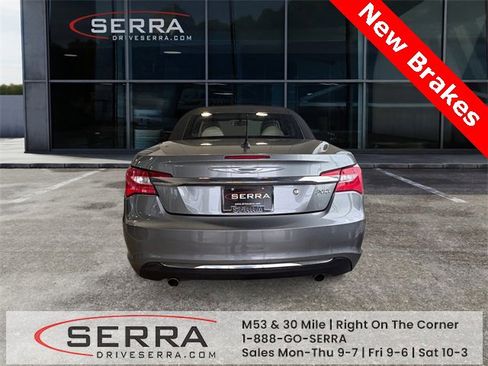 Used 2011 Chrysler 200 Limited image 3