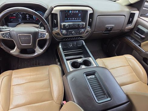 Used 2017 GMC Sierra 2500 Denali w/ Duramax Plus Package AWD/4WD image 7