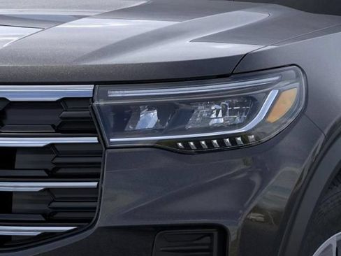 New 2026 Ford Explorer Active RWD image 18