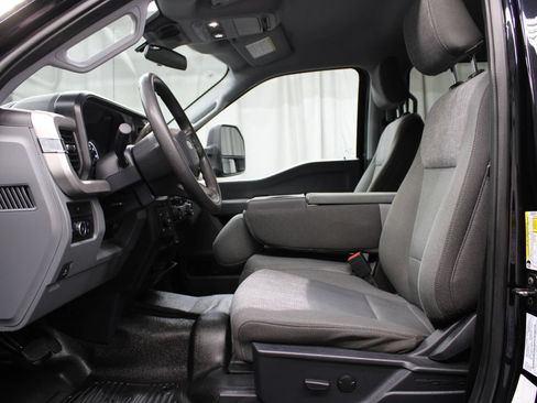Used 2024 Ford F350 XLT AWD/4WD image 15