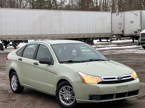 Used 2010 Ford Focus SE image 8