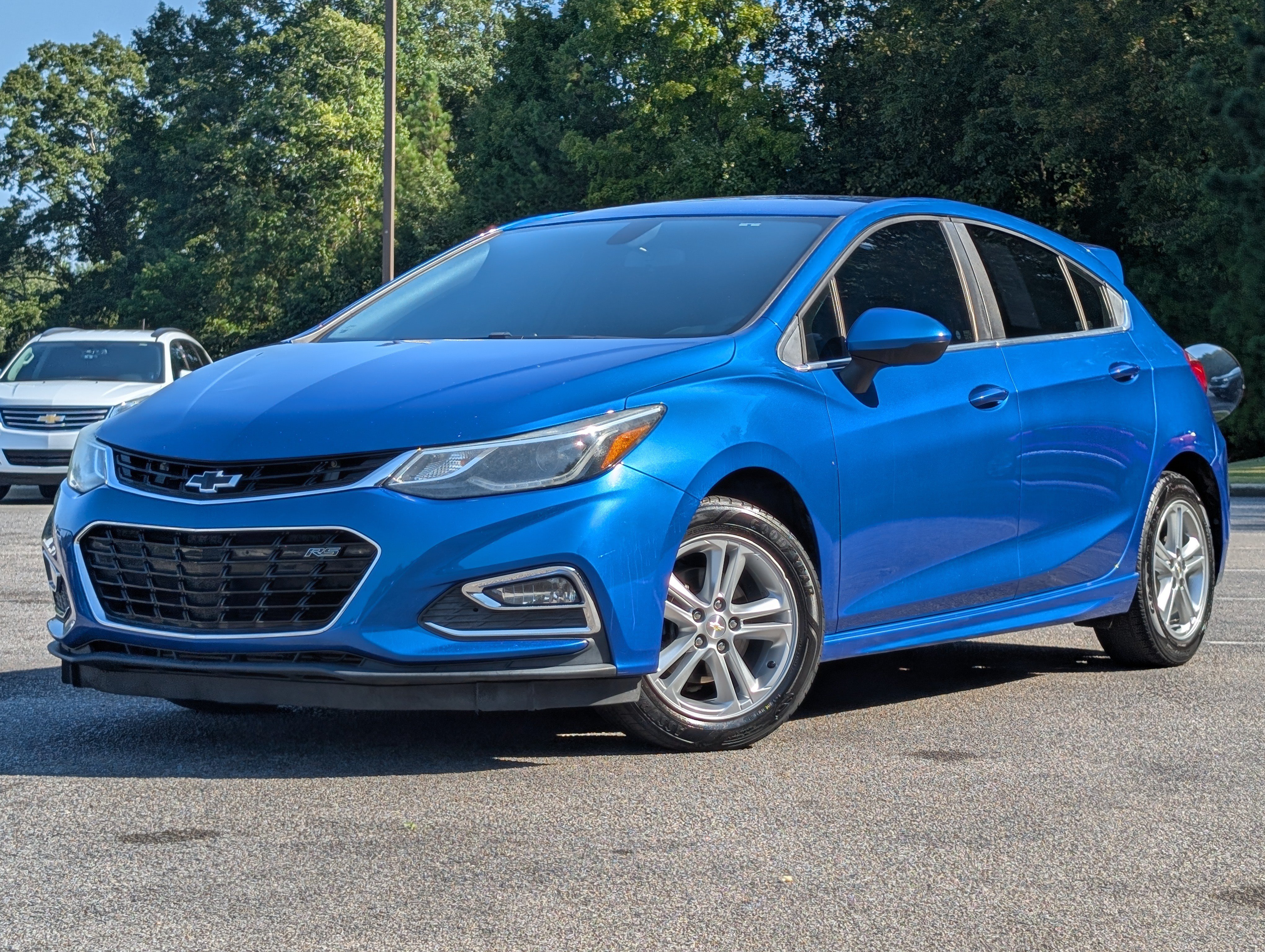 Used 2017 Chevrolet Cruze LT w/ Convenience Package FWD image 4