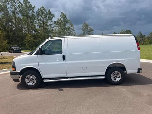 Used 2025 GMC Savana 2500 w/ Driver Convenience Package RWD image 11