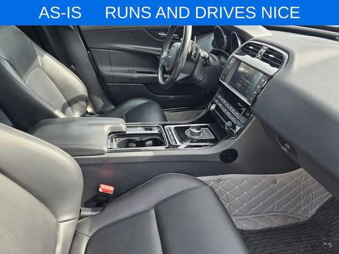 Used 2018 Jaguar XE Premium AWD/4WD image 7
