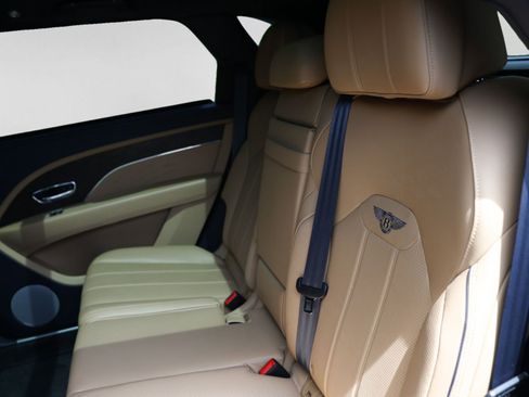 Used 2023 Bentley Bentayga Extended Wheelbase AWD/4WD image 20