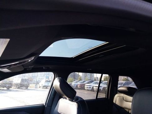 New 2025 Jeep Grand Cherokee Laredo image 14