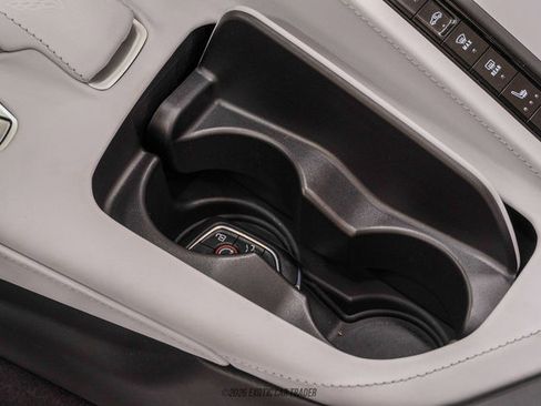 Used 2020 Chevrolet Corvette Stingray Premium Cpe w/ 3LT Preferred Equipment Group image 39