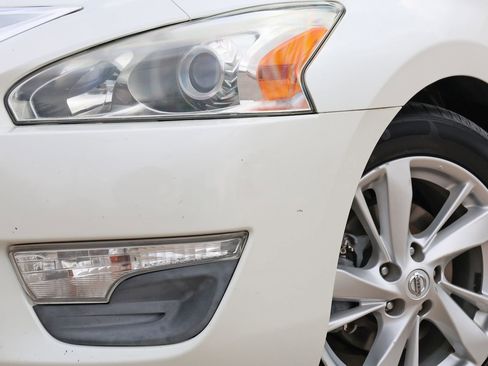 Used 2014 Nissan Altima 2.5 SV FWD image 10