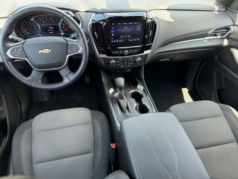Used 2023 Chevrolet Traverse LT FWD image 16