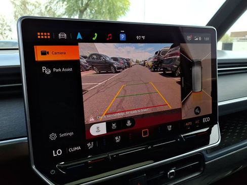 New 2025 Volkswagen ID. Buzz Pro S Plus AWD/4WD image 19