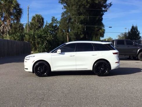 Used 2021 Lincoln Corsair Reserve w/ Equipment Group 201A image 8